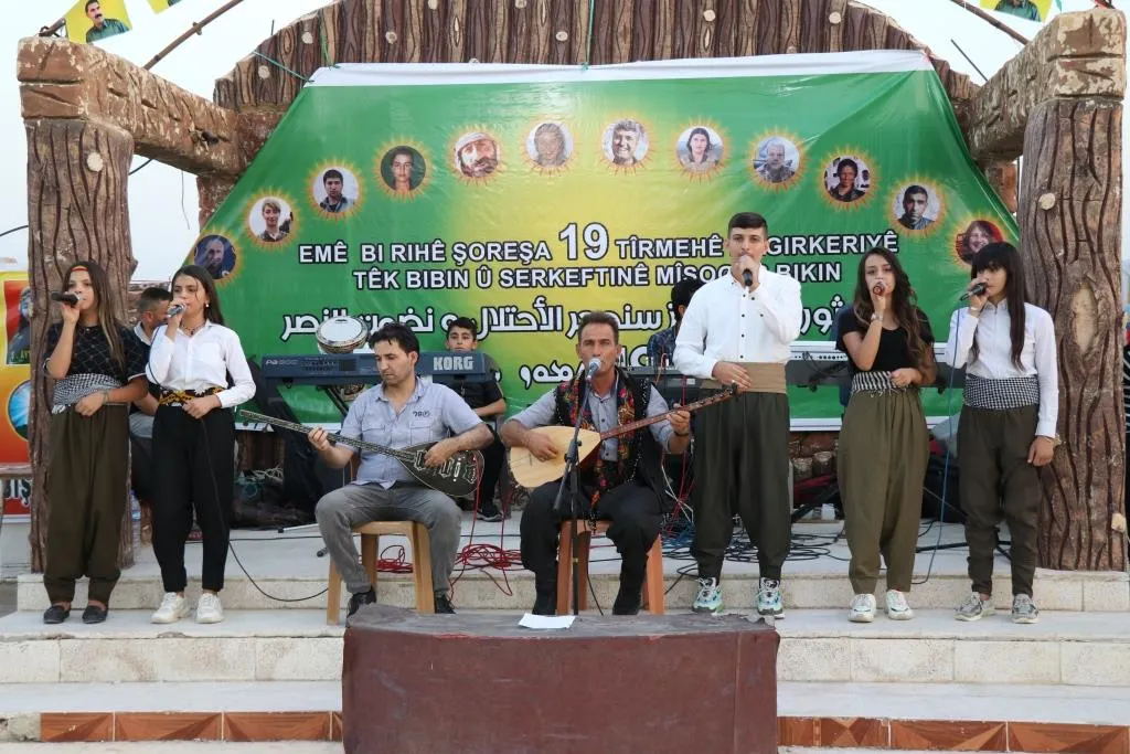 Şêniyên Qamişlo ji bo naskirina Rêveberiya Xweser banga xurtkirina têkoşînê kir