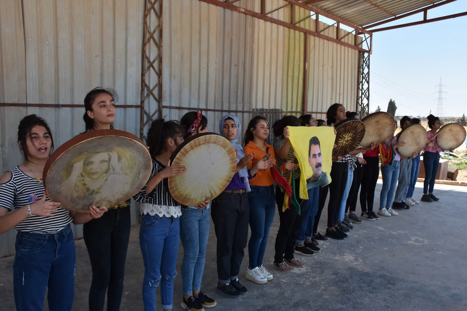 Hîlala Zêrîn a Efrînê amadekariyên hefteya çandî dike