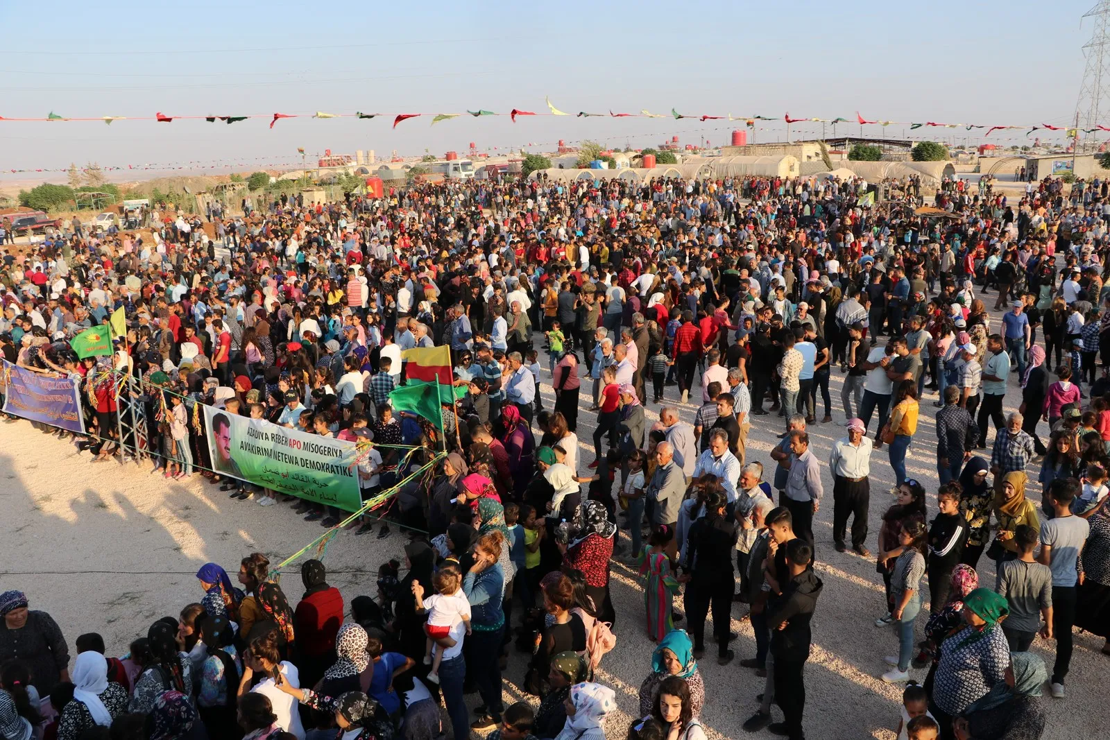 Şêniyên Efrînê salvegera şoreşê pîroz kir
