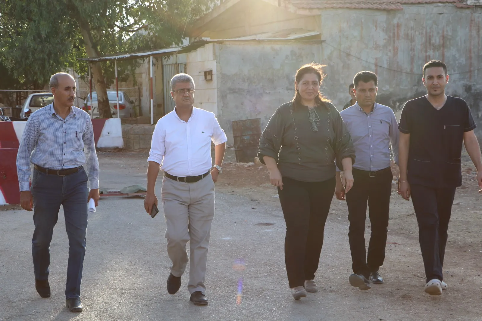 Koçberên Efrînê li dijî ambargoyê meşiyan