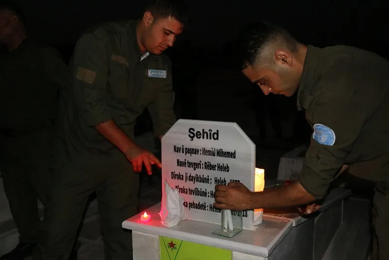 Bi wesîleya cejnê serdana goristanên şehîdan kirin