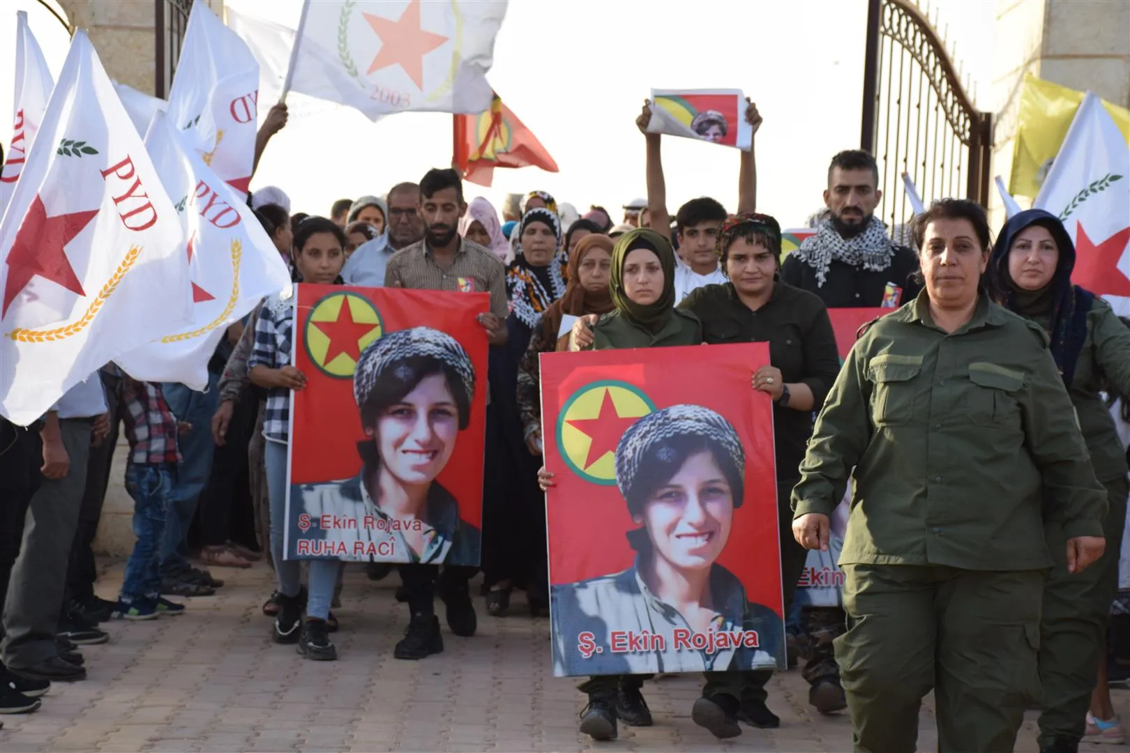 Gerîlayên şehîd Ekîn Rojava û Berwelat Mezlûm li Hesekê hatin bi bîranîn