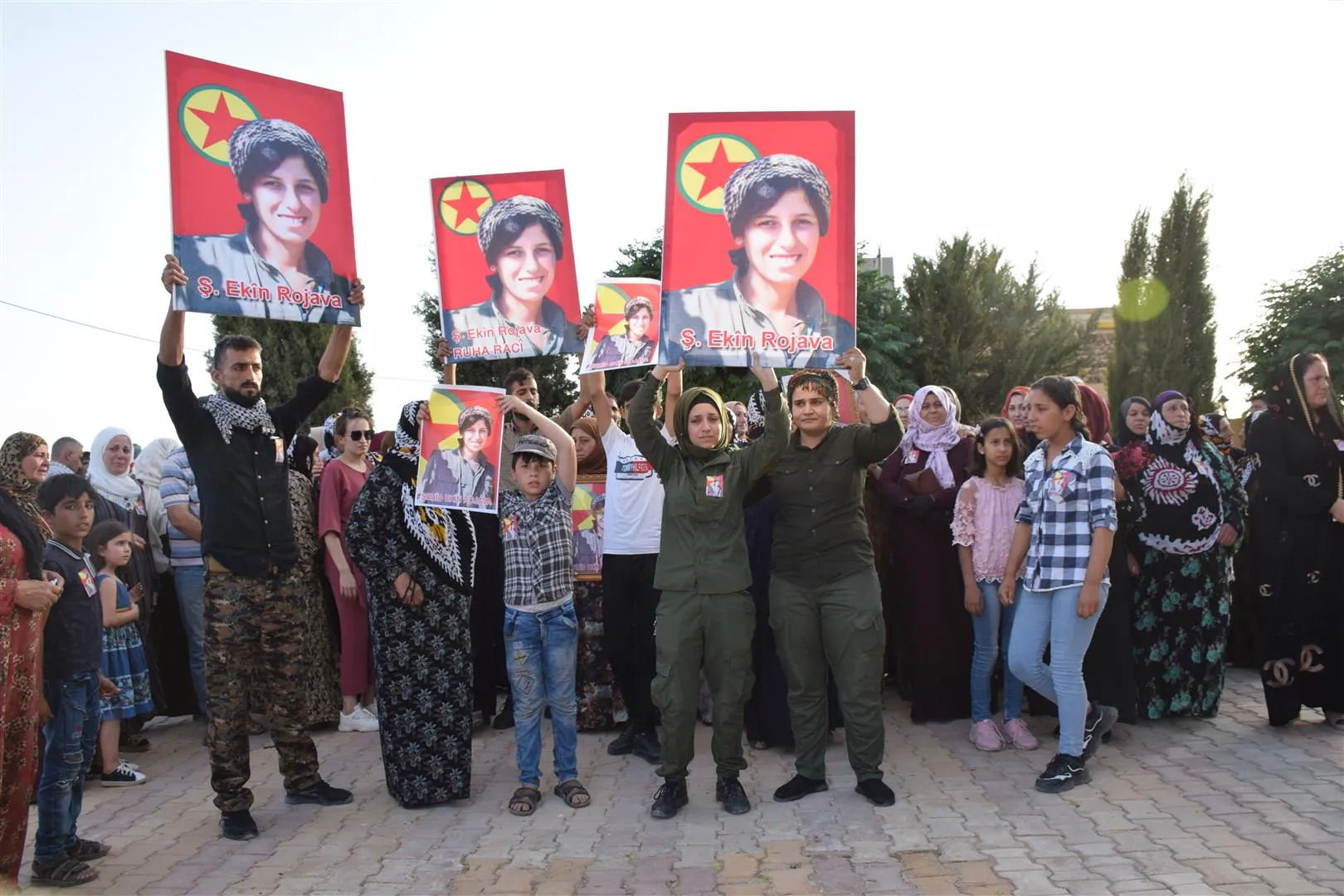 Gerîlayên şehîd Ekîn Rojava û Berwelat Mezlûm li Hesekê hatin bi bîranîn