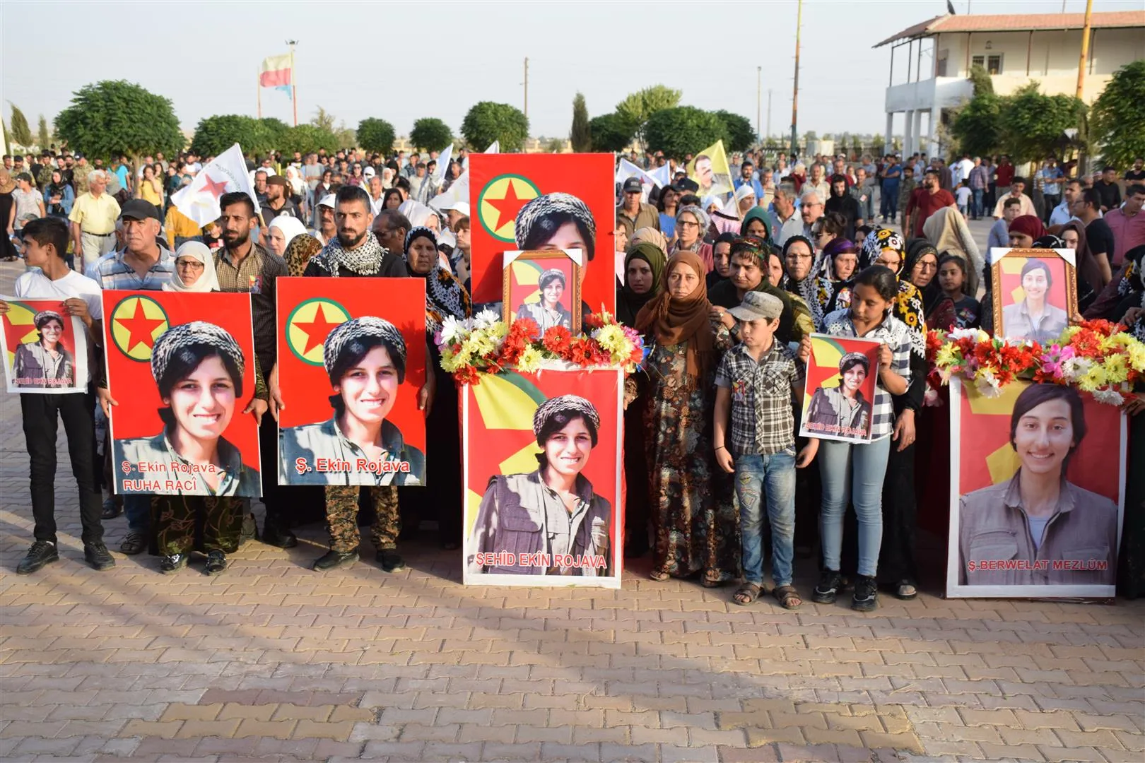 Gerîlayên şehîd Ekîn Rojava û Berwelat Mezlûm li Hesekê hatin bi bîranîn