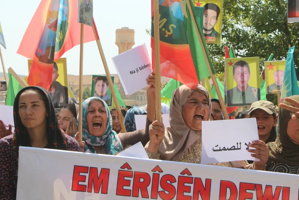 Şêniyên Kobanê: Ger Rûsya bi erka xwe ranebe bila ji herêmên me derkeve