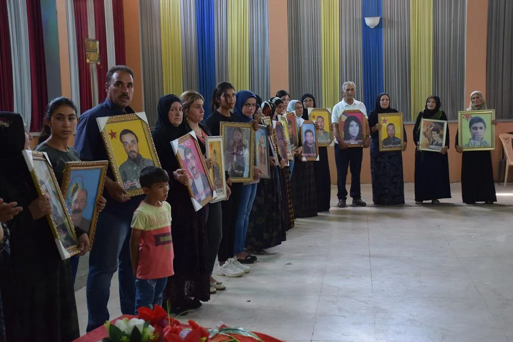 ​​​​​​​Meclisa Malbatên Şehîdan a Tirbêsiyê şehîdên meha Tebaxê bi bîr anîn