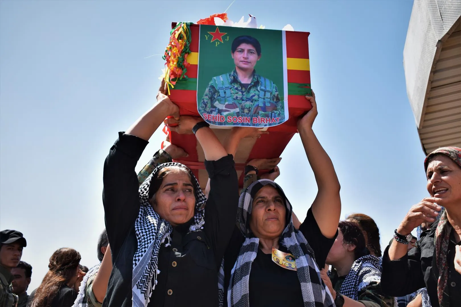 Li Hesekê bi hezaran welatiyan 5 şehîd oxir kirin