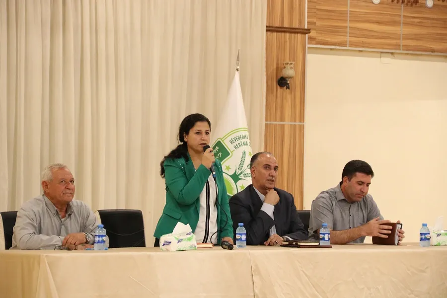 Rêveberiya Xweser bi şêx û rûspiyên eşîrên Qamişloyê re civiya