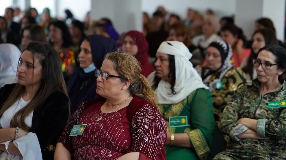 ​​​​​​​Jinên Rojava bi bin banê Kongreya Star a Ewropa de xwe rêxistin dikin
