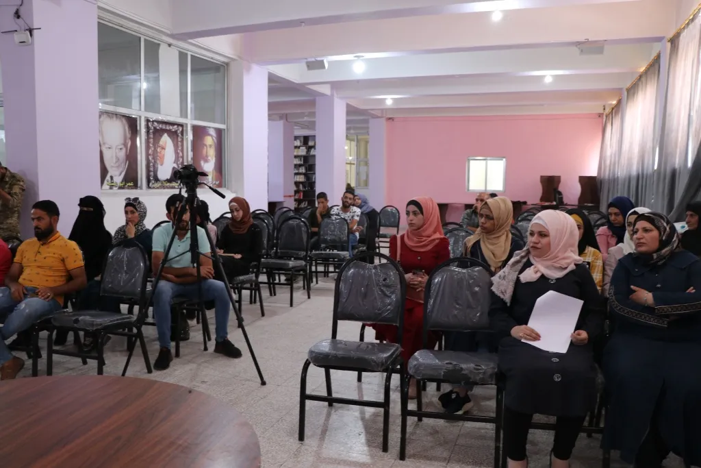 Li Minbic û Tebqayê panel li ser rola ciwanan hatin lidarxistin