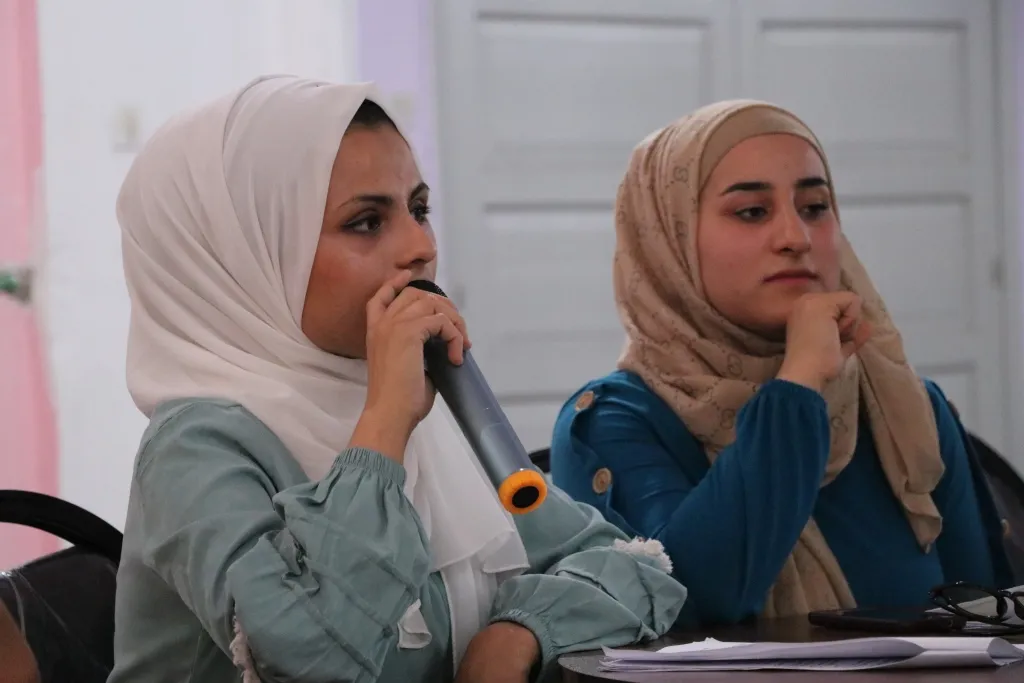 Li Minbic û Tebqayê panel li ser rola ciwanan hatin lidarxistin