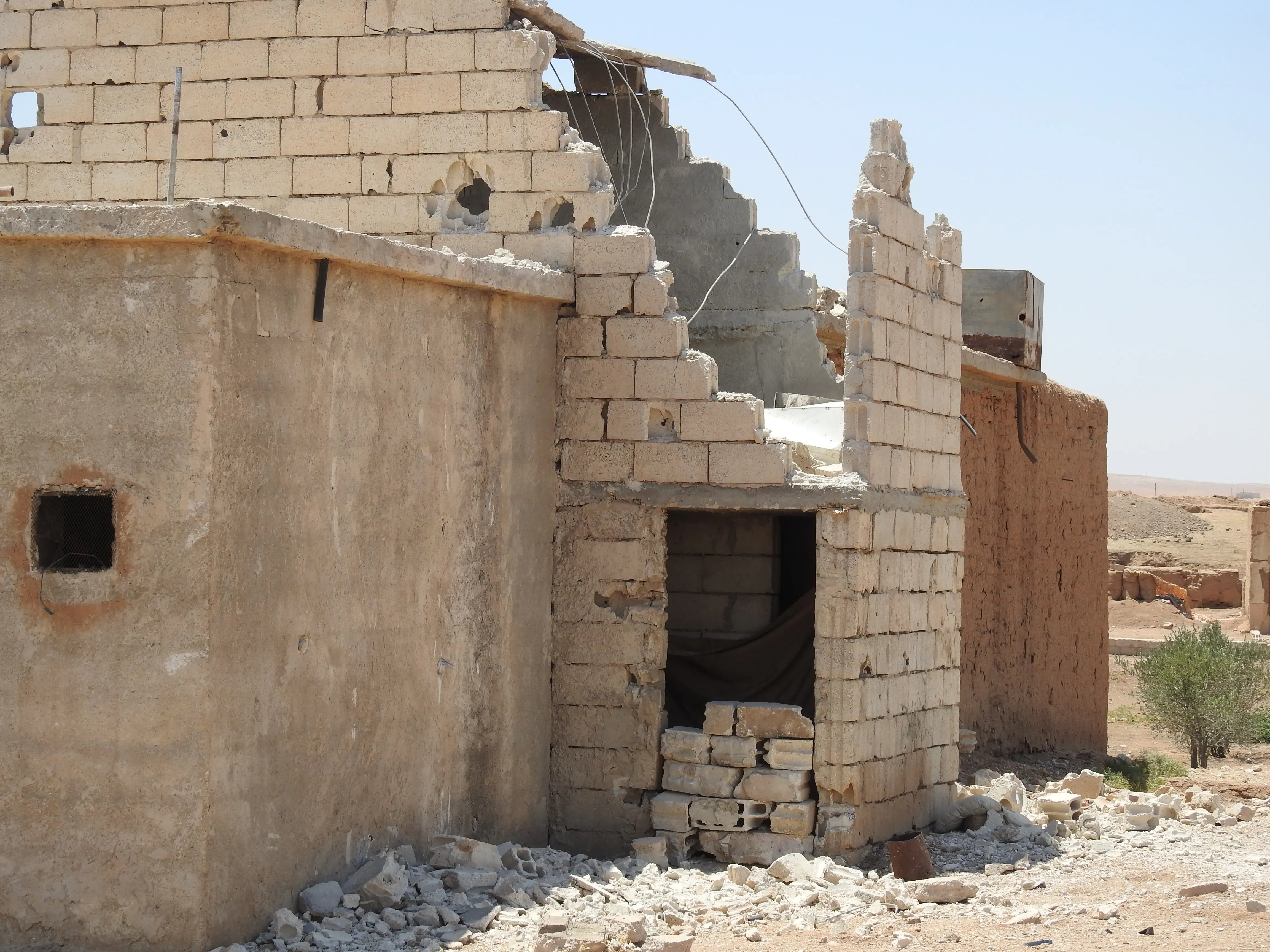Di Tebaxê gundewarên Girê Spî zêdetirî 60 carî hatin topbarankirin