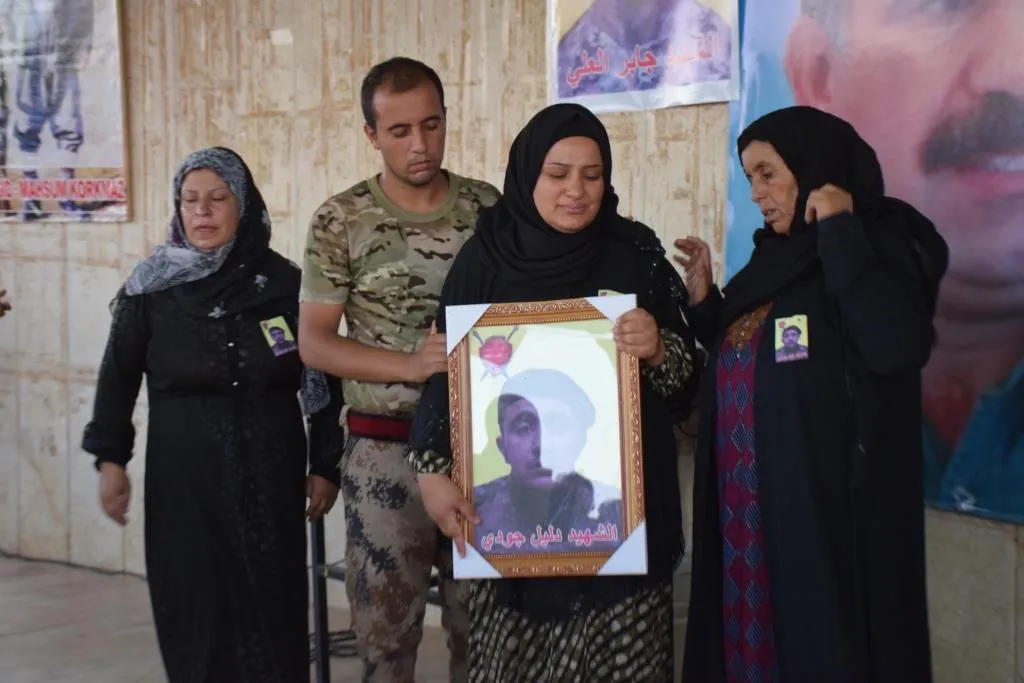 Li Hesekê 2 şehîd hatin veşartin û nasnameya şehîdekî hate eşkerekirin