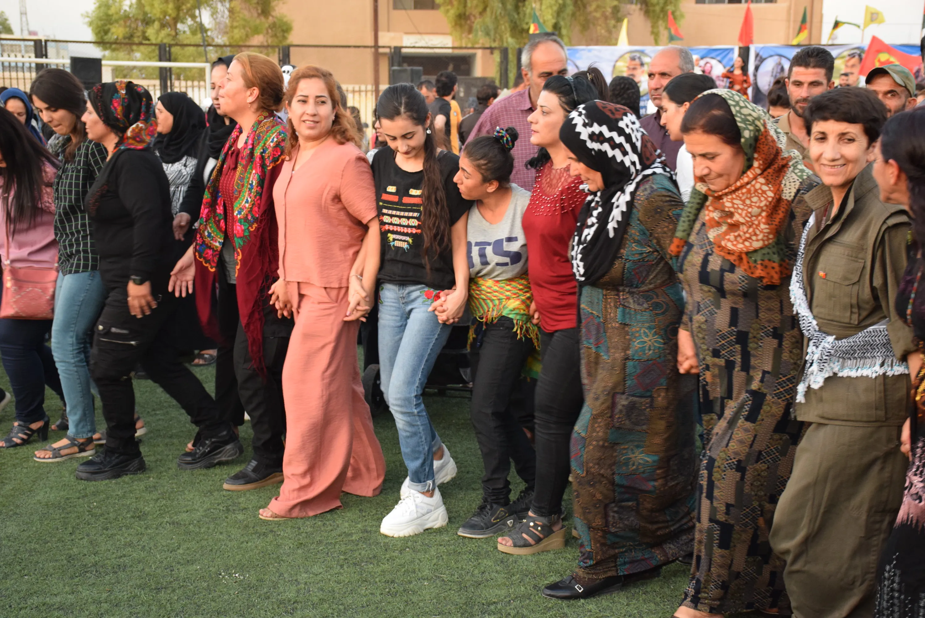 '15`ê Tebaxê roja azadî û vejînê ye'