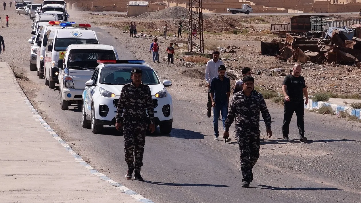 Cenazeyên du şehîdên QSD'ê li Goristana Şehîdan a Tebqayê hatin veşartin