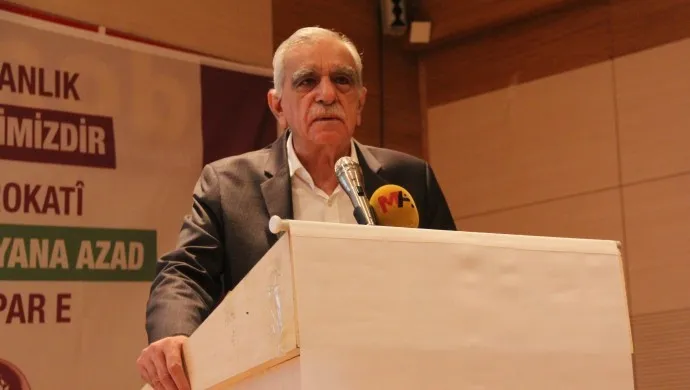 ​​​​​​​Ahmet Turk: Muxatabê çareseriyê gelê Kurd û aktorên têkoşînê ne