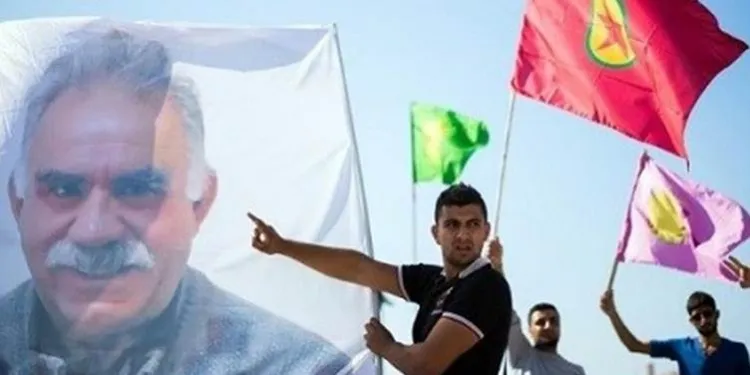 Parêzeran ji bo hevdîtina bi rêber Abdullah Oclan re serî li dozgeriyê da