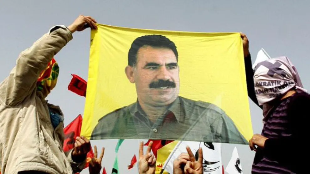 ​​​​​​​Malbat û parêzerên rêber Ocalan ji bo hevdîtinê serî li serdozgeriyê dan