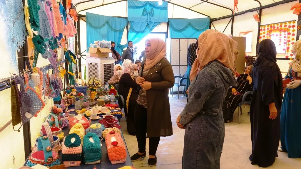 Gavek ber bi peydakirina derfetên kar ji bo jinên li kampa Girê Spî ve