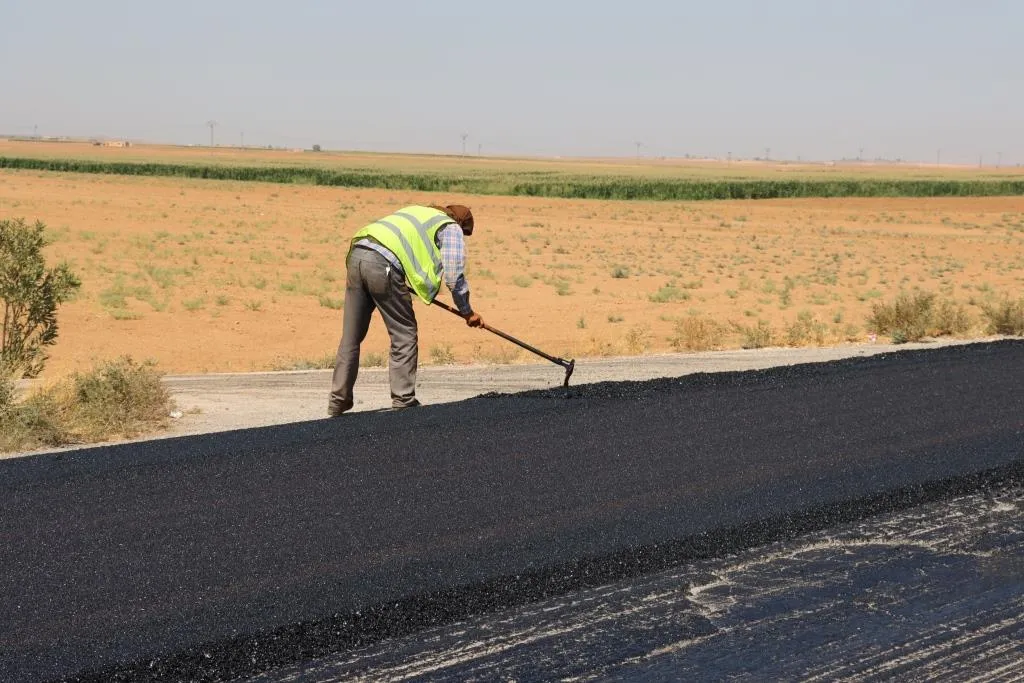 ​​​​​​​Şaredarî rêya Dirbêsiyê – Hesekê qîr dike