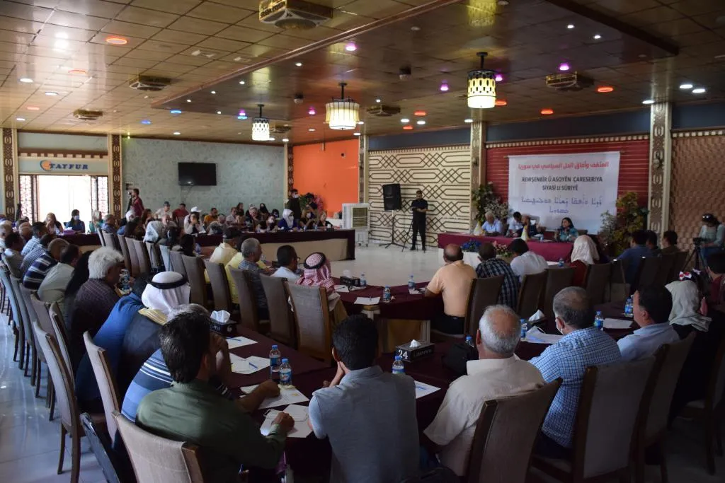 Li Hesekê panela " Rewşenbîr û asoyên çareseriya siyasî li Sûriyê"