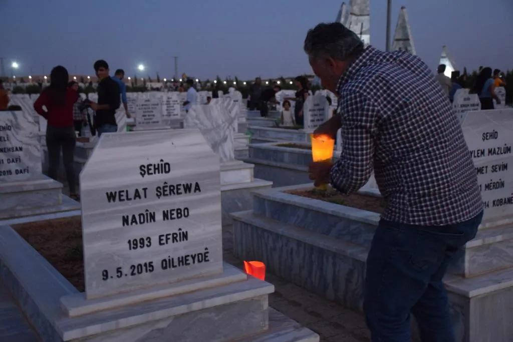 Şêniyên Kobanê şehîdên meha Tebaxê bi bîr anîn