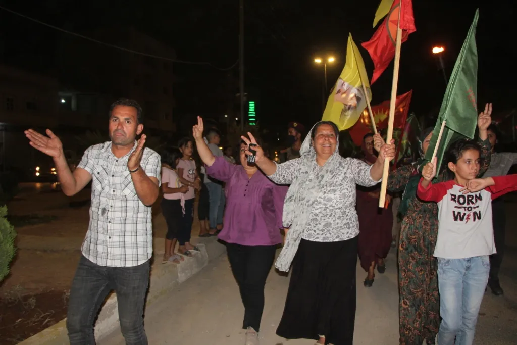 Bi meşeke meşaleyî ciwanan xiyaneta PDK`ê şermezar kir