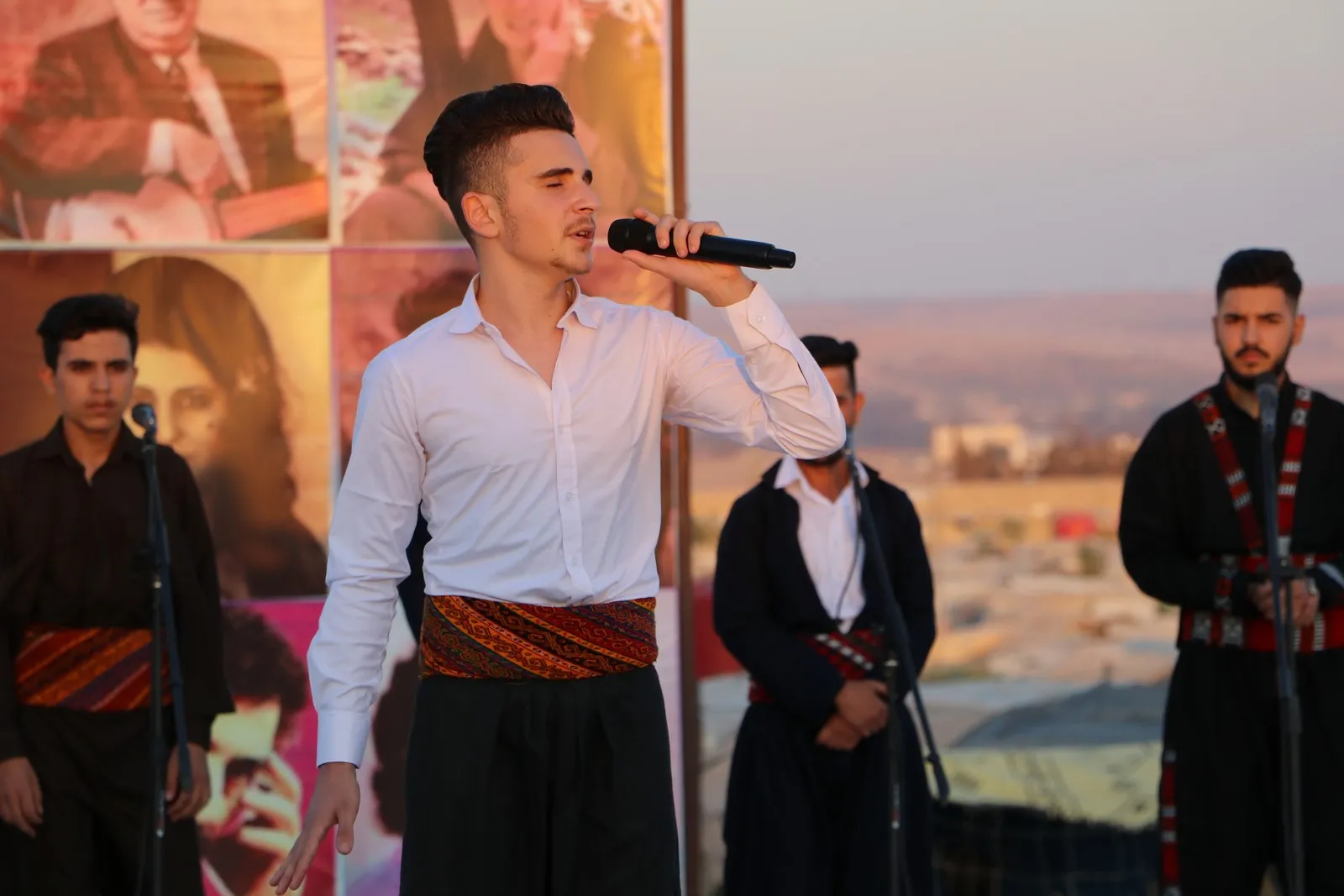 Koma duyemîn a beşdarî Mîhrîcana Hawar bûye stranên xwe pêşkêş kirin