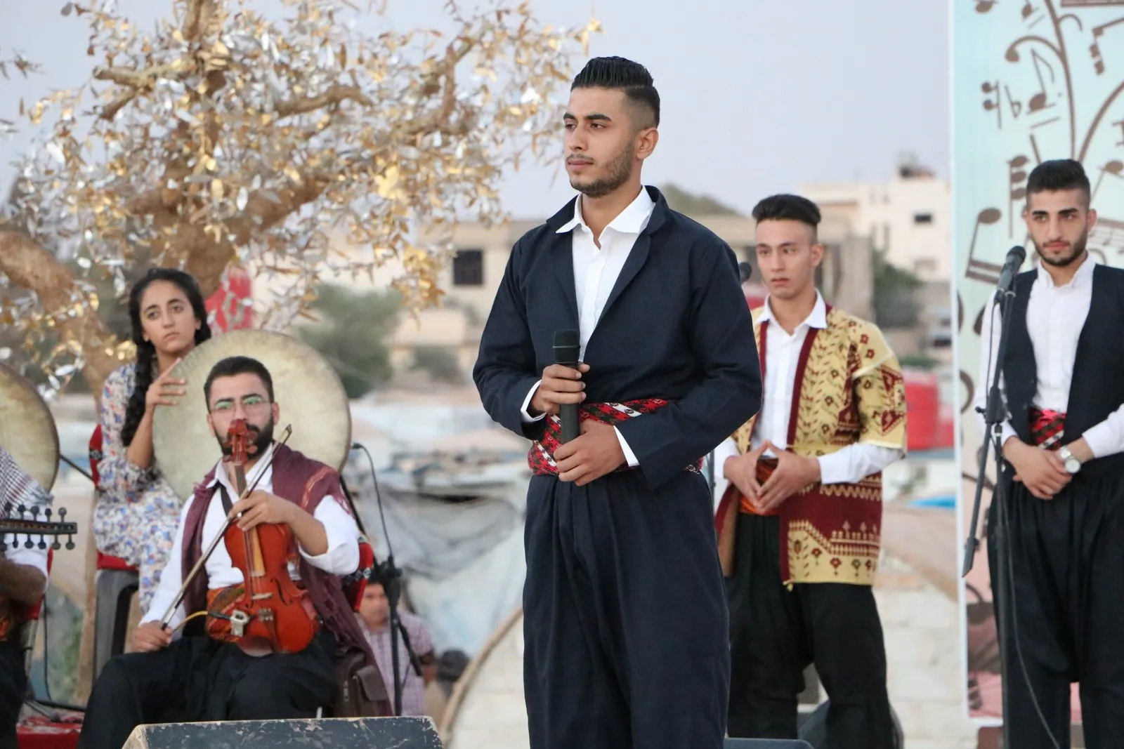 Koma duyemîn a beşdarî Mîhrîcana Hawar bûye stranên xwe pêşkêş kirin