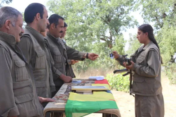 HPG`ê gerîlayeke YJA Starê û 2 welatparêz bi bîr anîn