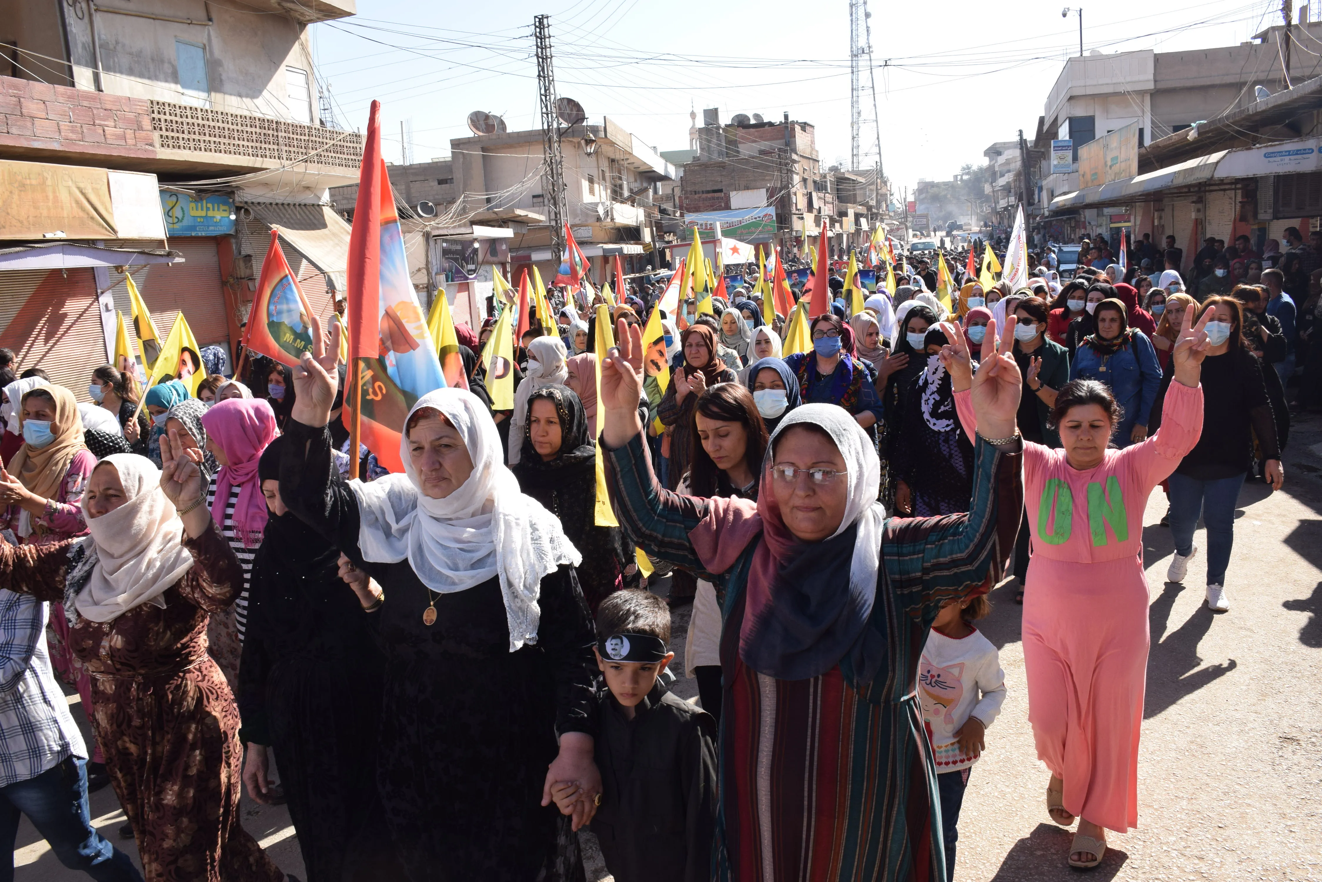 Bi hezaran şêniyên Qamişlo banga azadiya fîzîkî ya rêber Ocalan kir