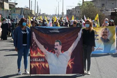 Bi hezaran şêniyên Qamişlo banga azadiya fîzîkî ya rêber Ocalan kir