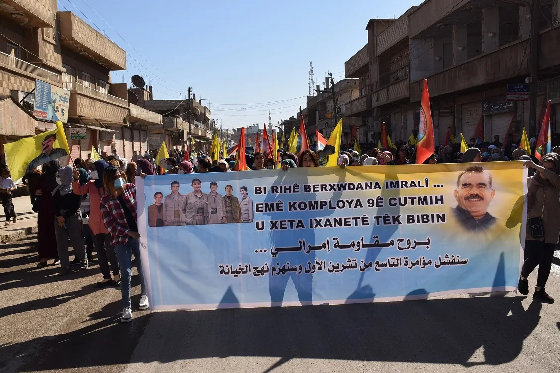 Bi hezaran şêniyên Qamişlo banga azadiya fîzîkî ya rêber Ocalan kir