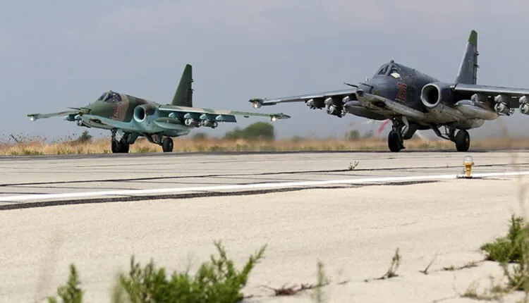 Rûsya nuqteyên DAIŞ`ê li çolistanê bi dijwarî bombebaran kirin