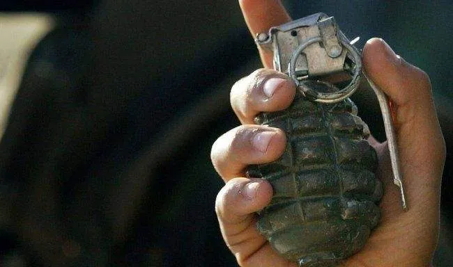 Kesên nenas bombeyên destan avêtin taxên Siwêdayê