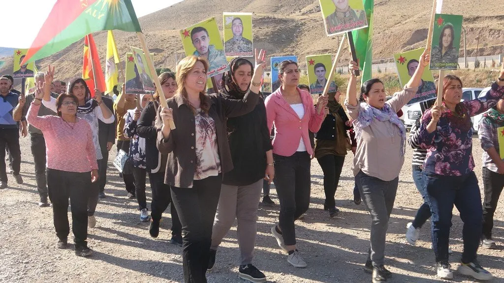 Yekitiya Mamosteyan banga radestkirina cenazeyên şehîdan kir