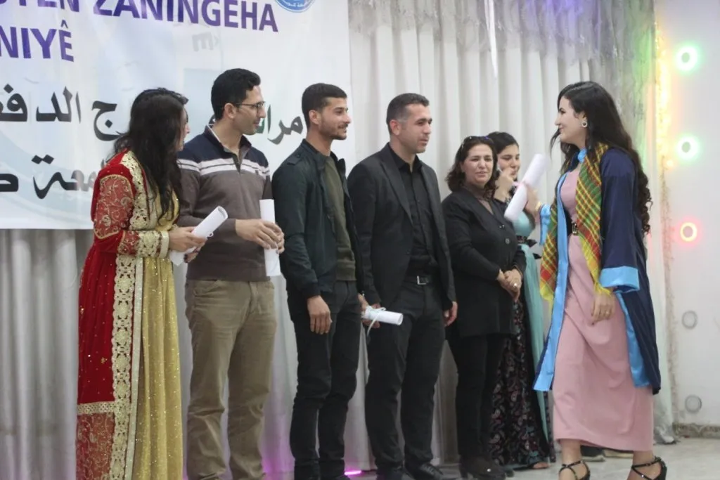 Beşa yekemîn a xwendekarên Zanîngeha Kobanê derçûn