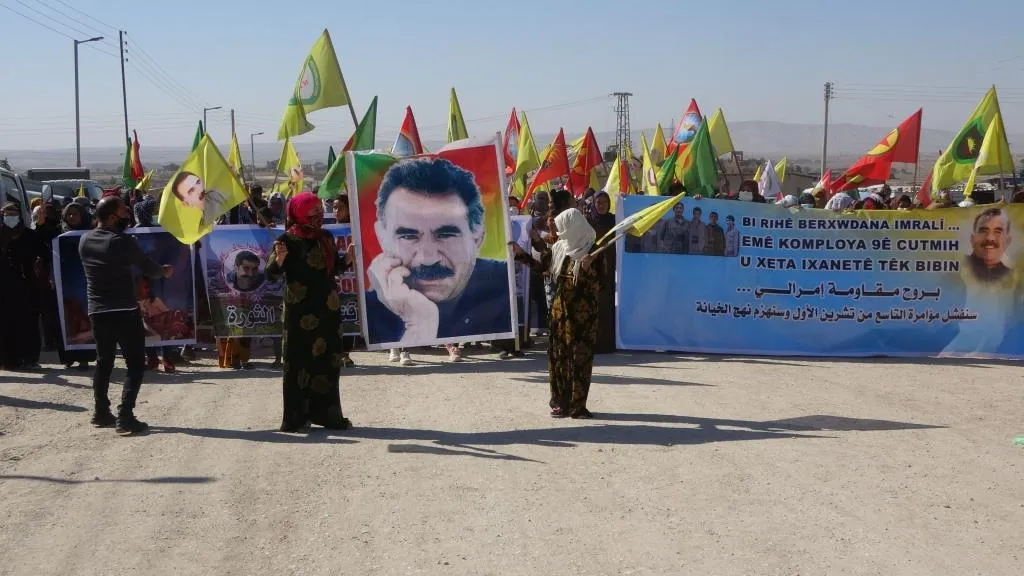 Koçberên ji Serêkaniyê li dijî dagirkerî û komployê derketin qadan