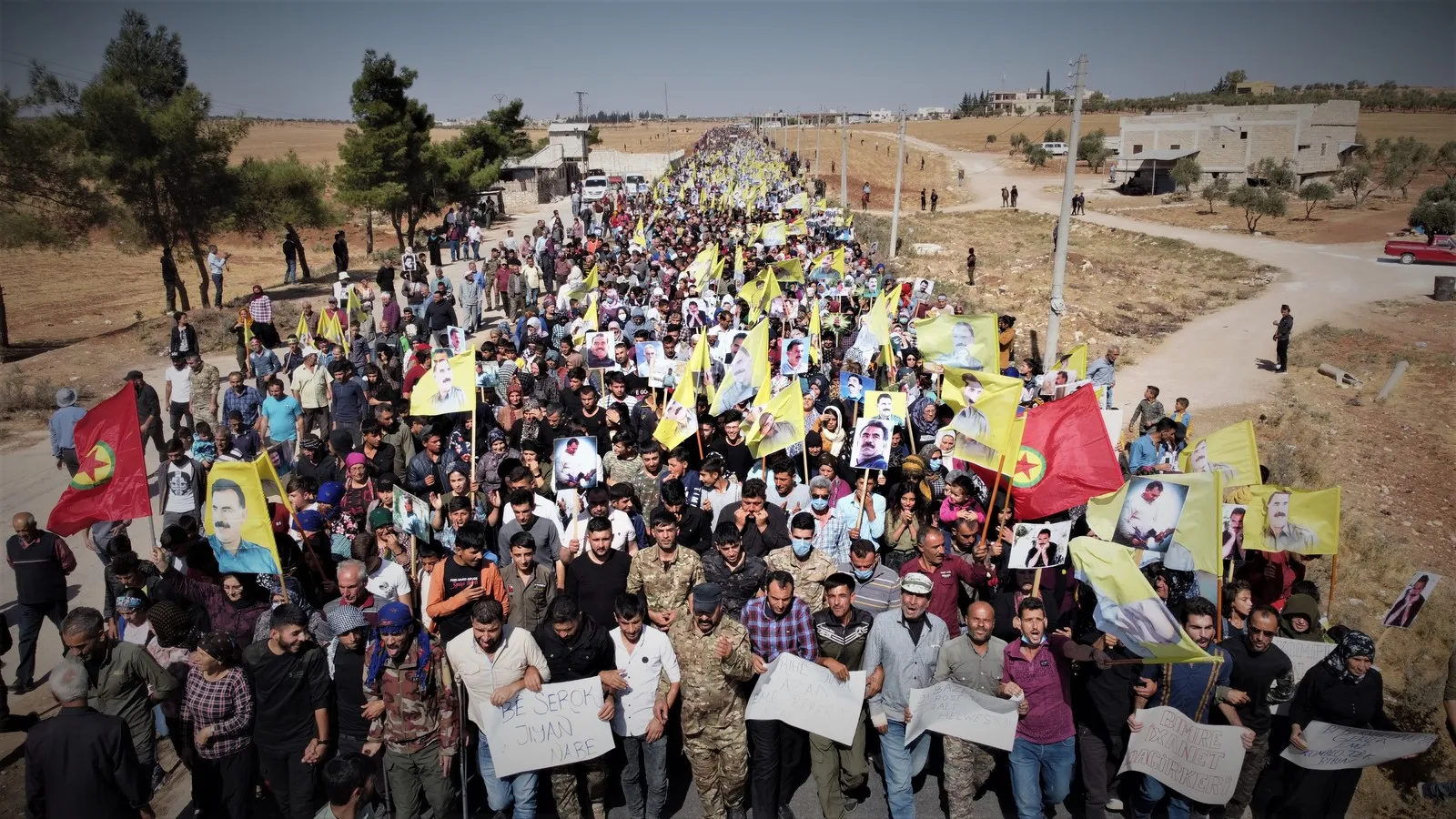 ​​​​​​​Şêniyên Efrînê soza domandina têkoşînê heta azadiya rêber Abdullah Ocalan da