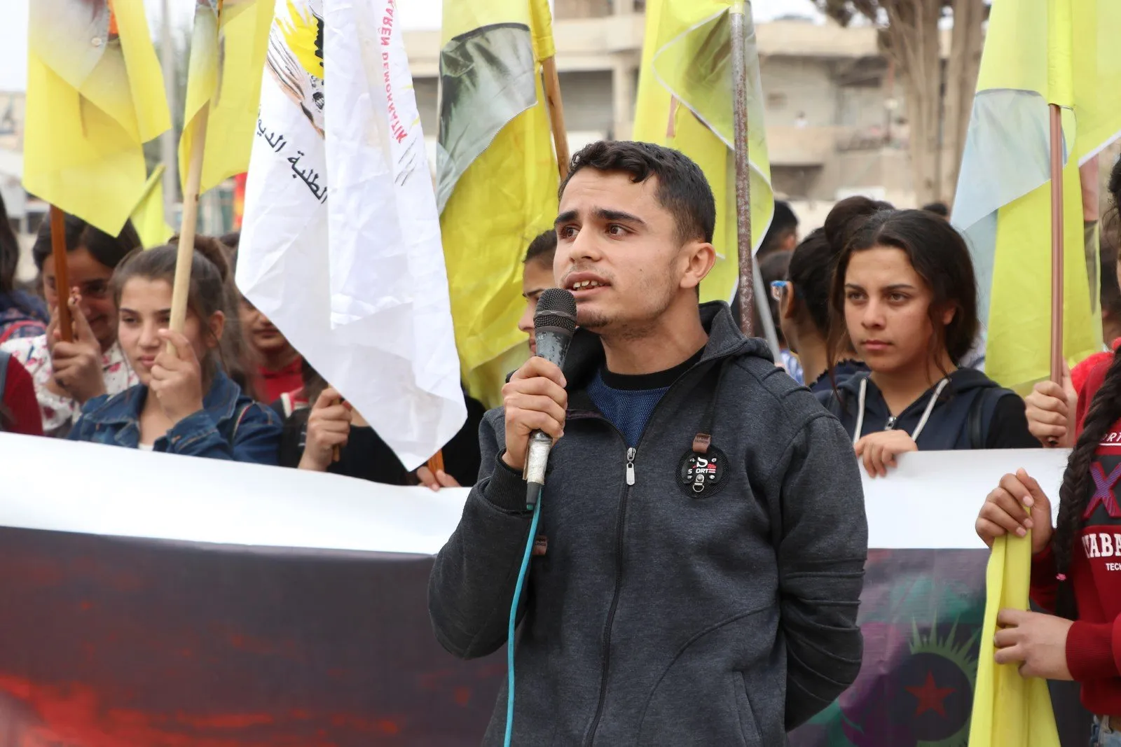 Tevgera Xwendekarên Demokratîk a Efrînê soz berxwedanê li dijî êrişên Tirkiyê da