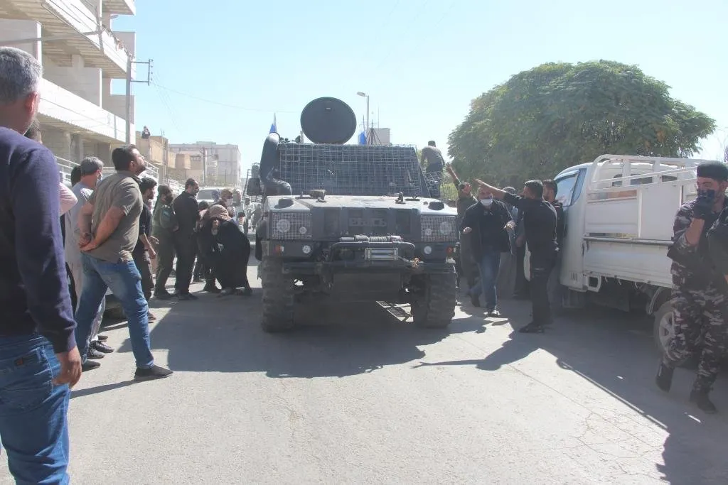 Erebeyeke Rûsyayê pê li jineke ji Kobanê kir