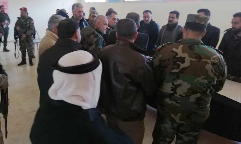 Hikumeta Şamê gefa êrişê li bajarê Hîrak xwar ger çekan radest neke