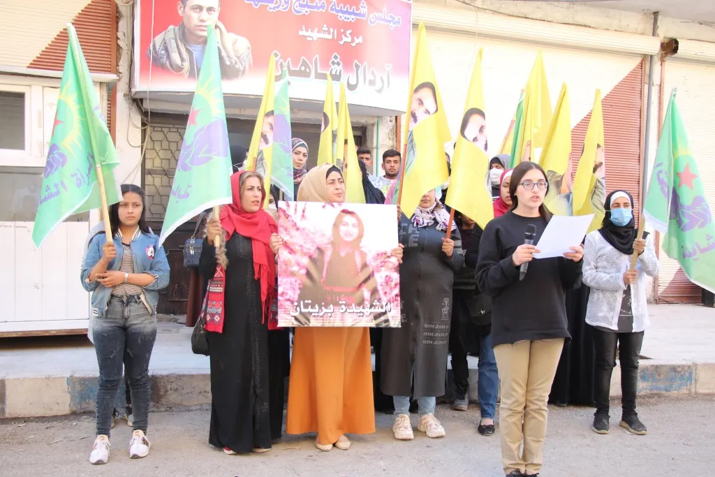 Li Minbicê jinên ciwan şehîd Bêrîtan bi bîr anî