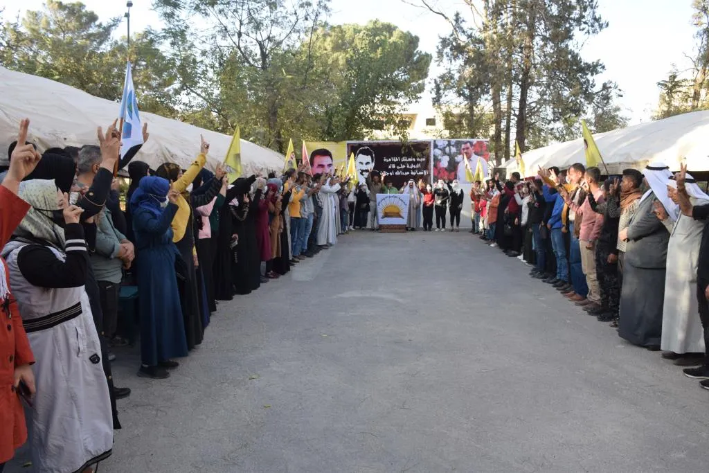 Di çalakiya li Minbicê de banga xurtkirina têkoşînê ji bo azadiya rêbertî hate kirin
