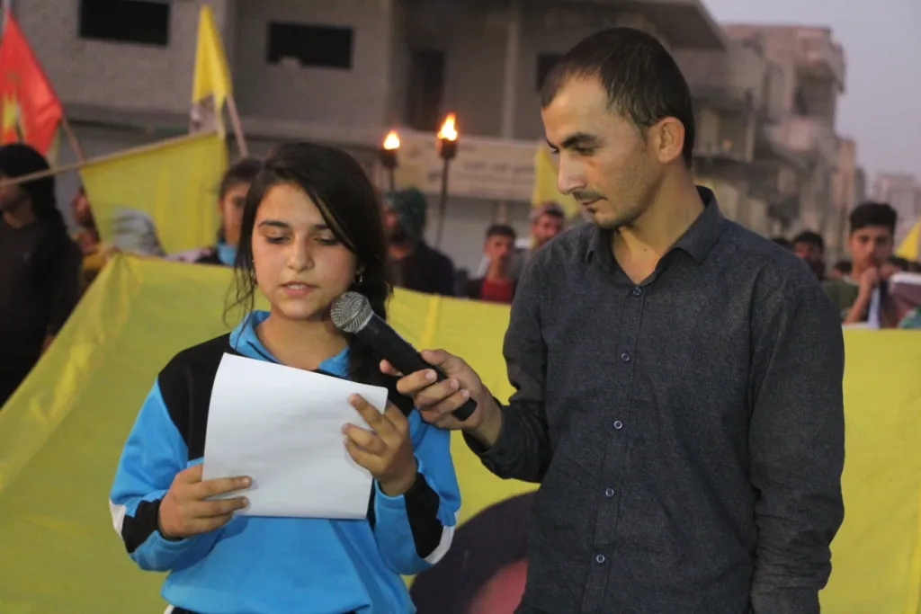 Li Kobanê ciwanên şoreşger komploya 9'ê Cotmehê şermezar kir