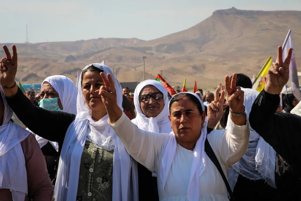 ​​​​​​​Dayikên şehîdan ji PDK'ê re: Dev ji xiyanetê berde