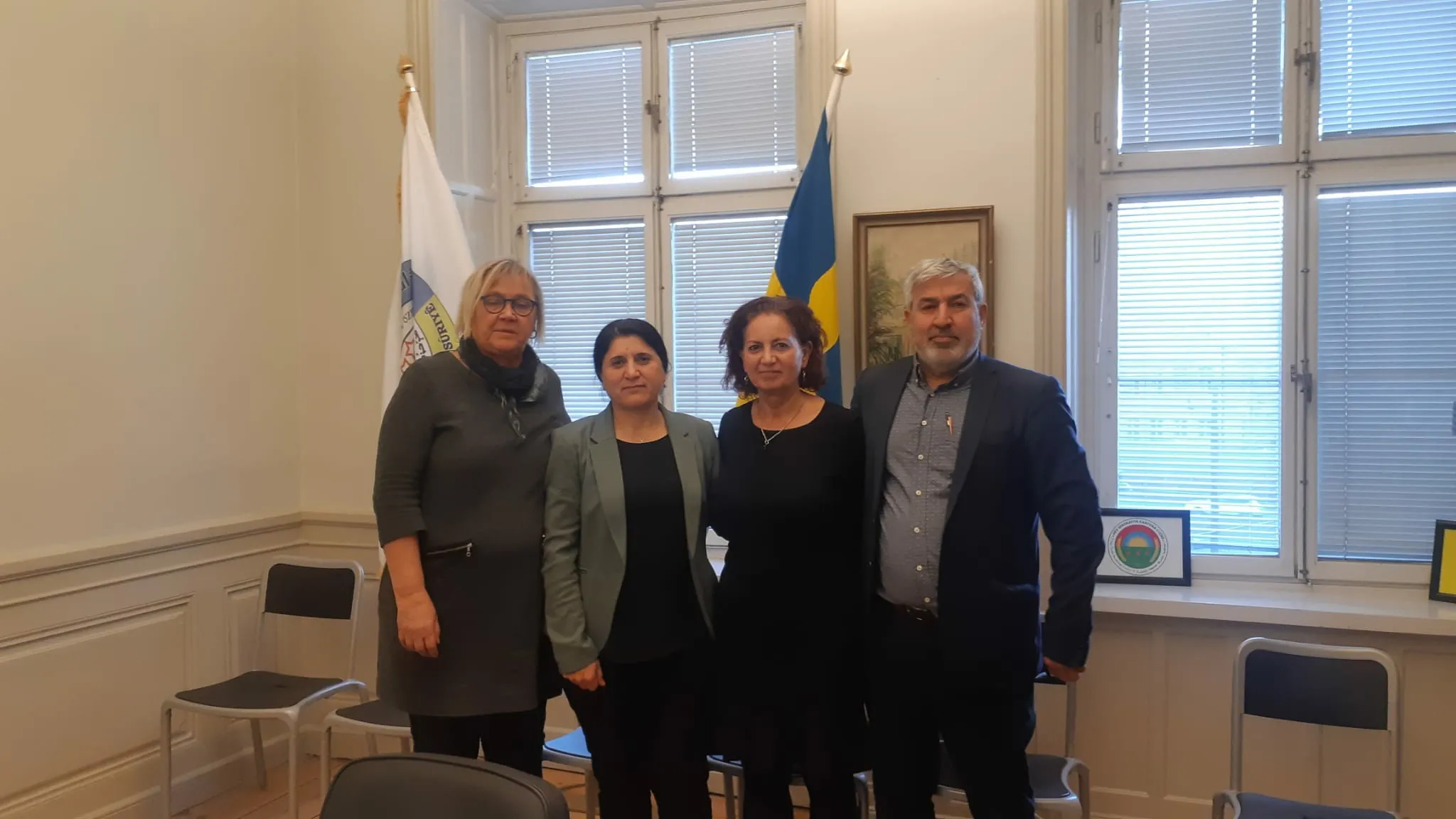 Nûnertiya Rêveberiya Xweser bi berpirsên hikumeta Siwêd re civiya
