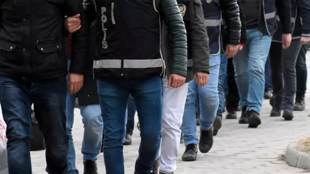 Operasyonên qirkirina siyasî: Li Amedê 14 kes hatin girtin