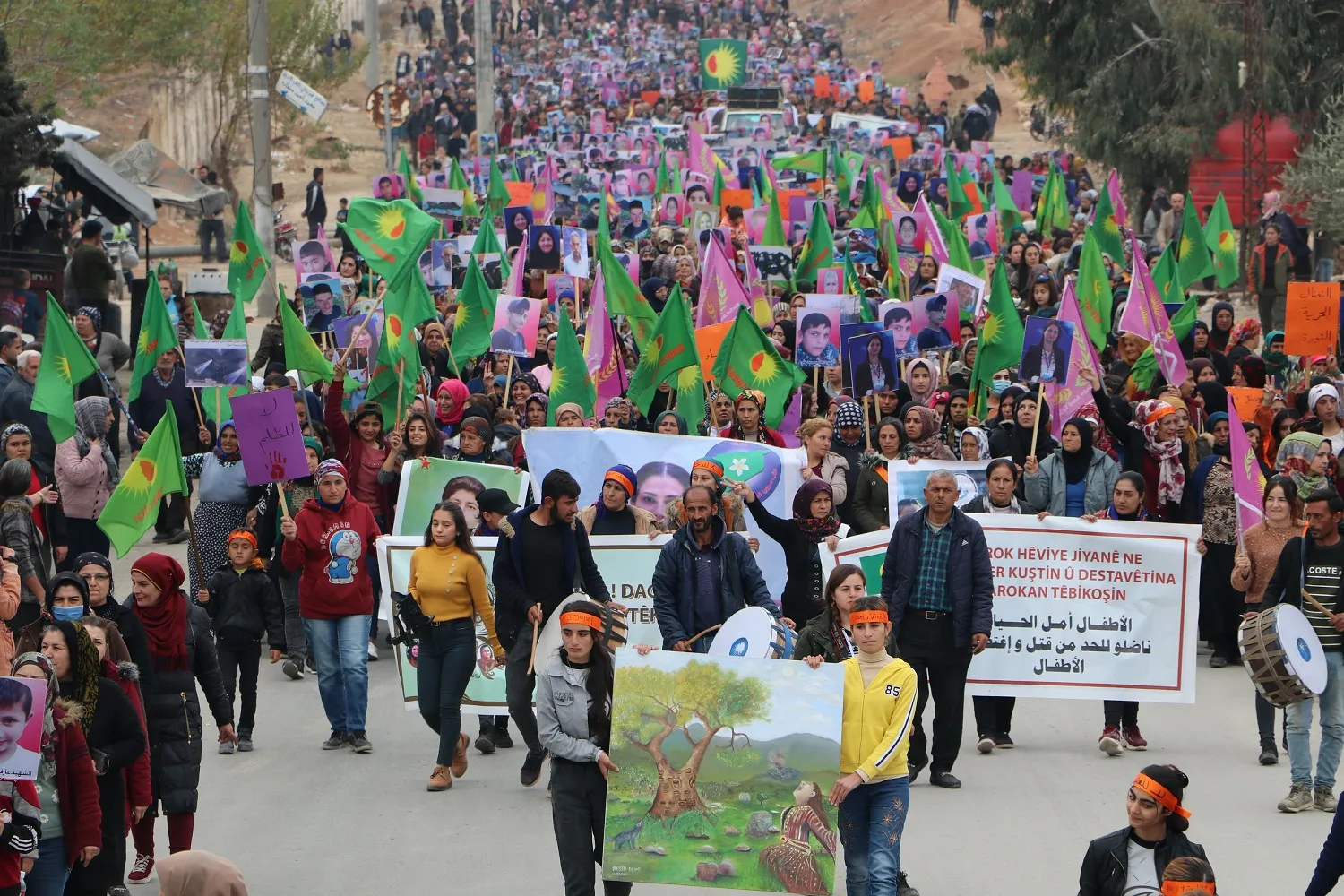 ​​​​​​​Jinên herêma Efrînê banga hevgirtinê kir
