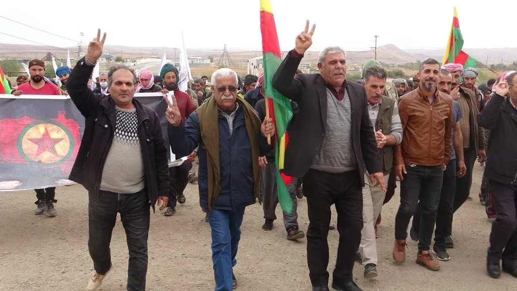 Xwepêşandêrên Sêmalka bang li PDK kir: Têkiliya xwe bi dewleta Tirk re qut bike